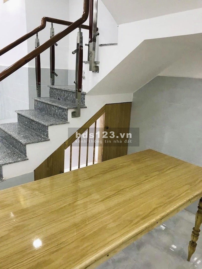 Bán nhà mới xây Quận Tân Phú giá rẻ chỉ 4.5 tỷ liên hệ xem nhà 0909194247, đủ pháp lí