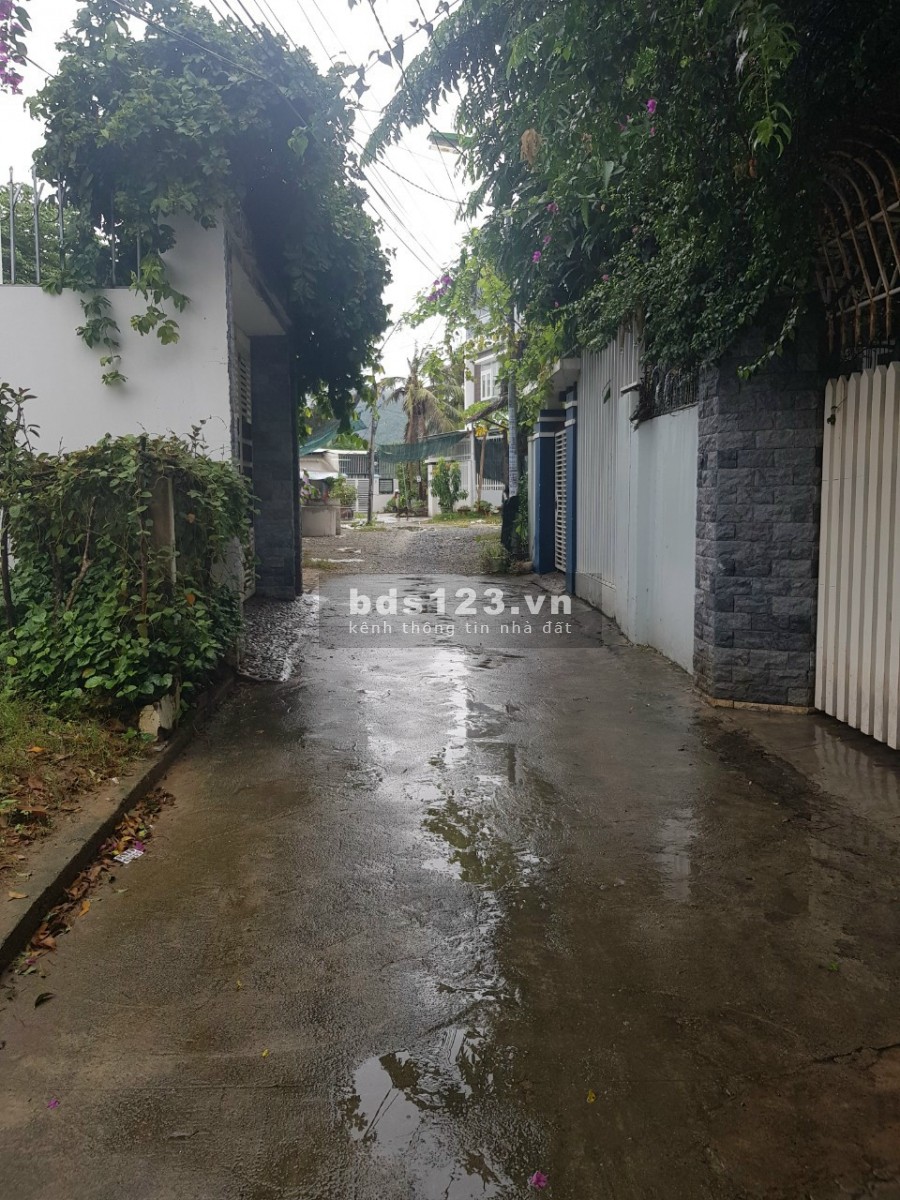 Cần bán lô đất góc 2MT hẻm ô tô phường Ngọc Hiệp, tp. Nha Trang ngang 7m.