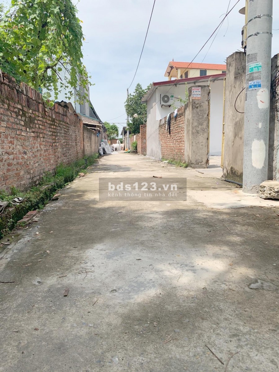 Chính chủ bán đất diện tích 70m2 tài chính công nhân gần hồ điều hoà, Chỉ Đạo - Văn Lâm