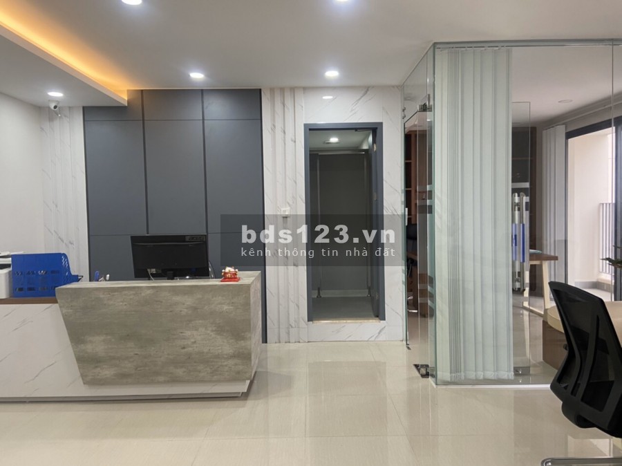 Cho thuê gấp văn phòng đầu Vương Thừa Vũ 120m giá rẻ chính chủ cho thuê
