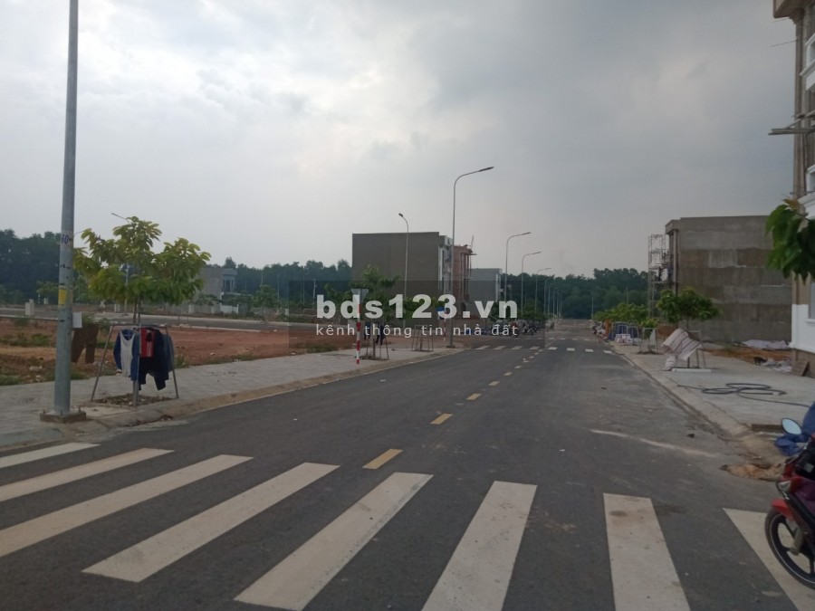 Đất Sổ Hồng Trung Tâm Thị Xã Uyên Hưng Tân Uyên Mặt Đường ĐT747