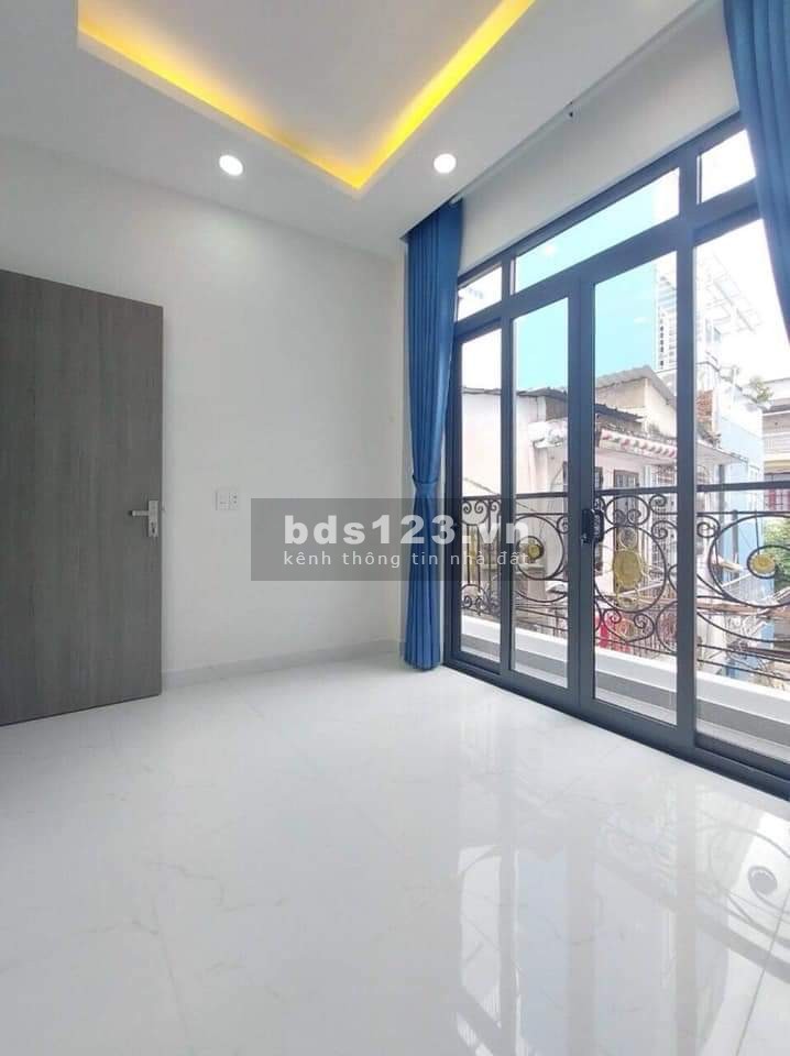 Bán nhà nguyên căn Quận 10 đường 3/2 nằm gần ngã tư Cao Thắng, sổ nở hậu, hoàn công đủ