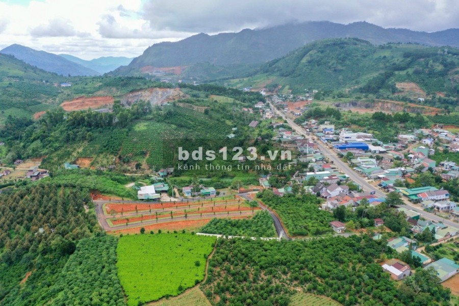 HOT !!! Cần bán gấp lô đất 2 mặt tiến đường cách QL20 100m đã có sổ tại Bảo Lộc