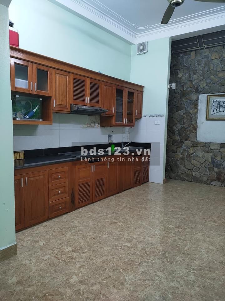 Bán nhà đẹp sổ phân lô Nguyễn Văn Cừ, Quận Long Biên, 5 tầng, dt 60m2, 5 phòng ngủ, giá 4.3 tỷ