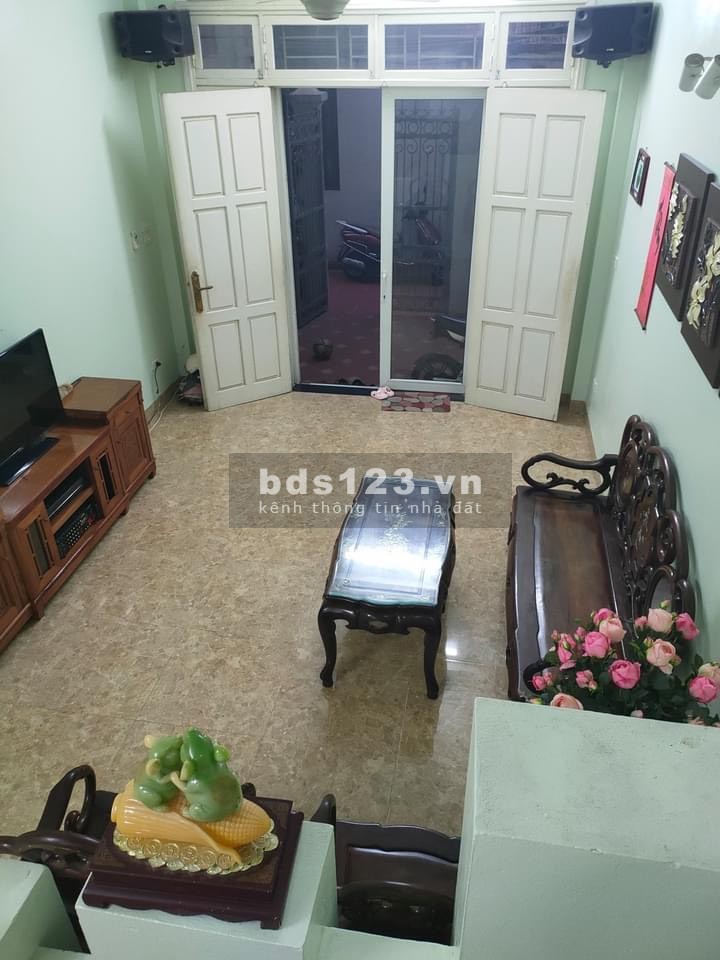 Bán nhà đẹp sổ phân lô Nguyễn Văn Cừ, Quận Long Biên, 5 tầng, dt 60m2, 5 phòng ngủ, giá 4.3 tỷ