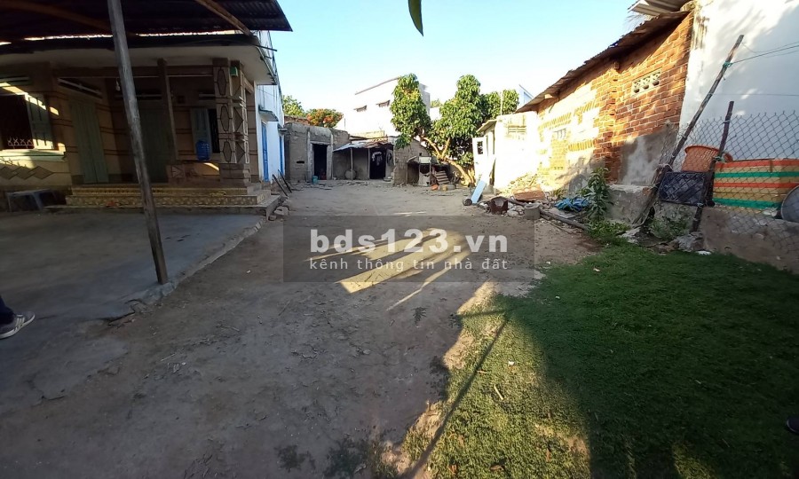 Bán lô đất chính chủ hẻm đường Hải Thượng Lãng Ông, giá bán 6xx triệu pháp lý đầy đủ