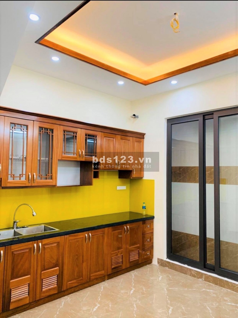 Bán Nhà Trần Khát Chân 42m2 6 Phòng Ngủ 15m ra đường ô tô gần phố lh: Thiện 0334837326