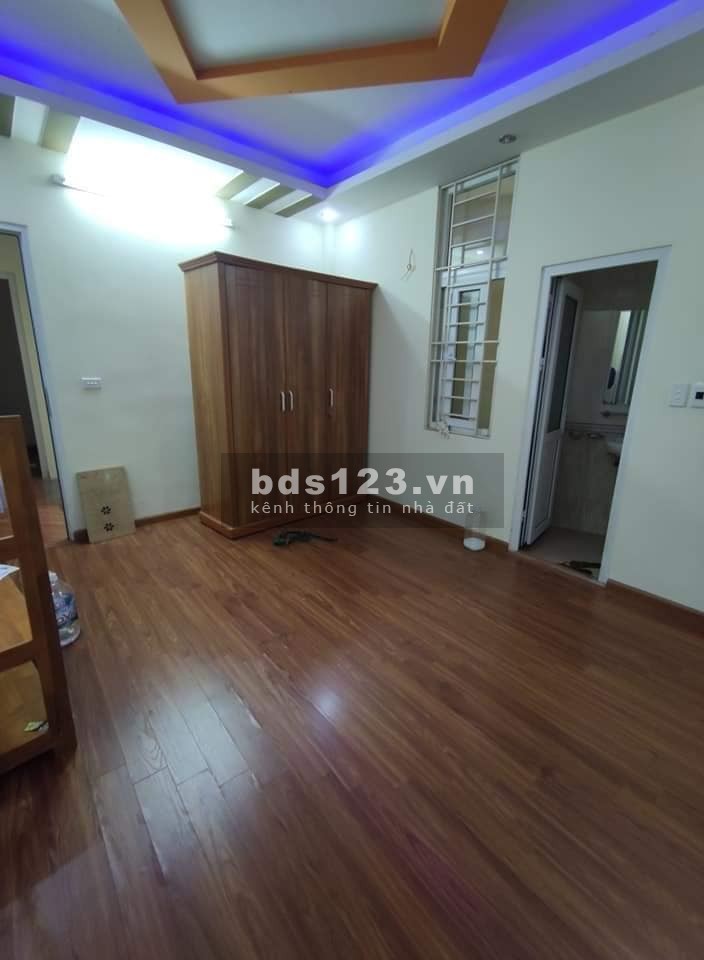 Bán nhà Thụy Khuê, Tây Hồ, 30m2 xây 4T, 100m ra mặt phố, chỉ 2.75 tỷ