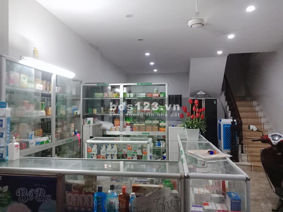 Bán nhà ngõ Phạm Văn Đồng, Quận Cầu Giấy, dtsd 52m2, 4 tầng đúc, mt 5m, giá 5.5 tỷ, lh 0975513371