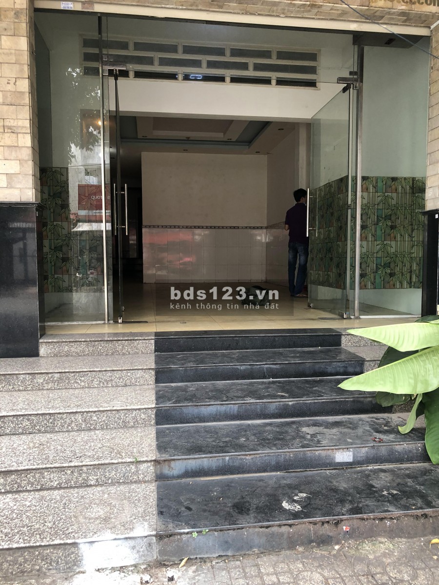 Mặt bằng lớn 100m2, Mặt tiền đường lớn đông đúc, gần chợ Tân Hương