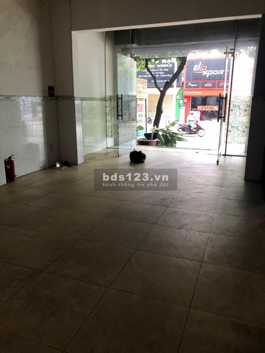 Mặt bằng lớn 100m2, Mặt tiền đường lớn đông đúc, gần chợ Tân Hương