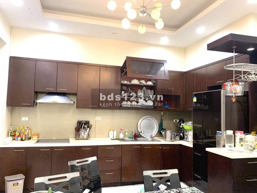 Nhà phân lô Nguyễn Trãi diện tích 54m2, 4 tầng ô tô thông kinh doanh giá bán 6.6 tỷ. LH 0979266220
