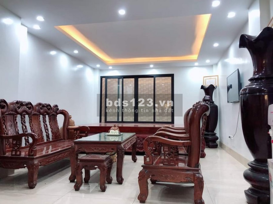 Bán nhà trung tâm Tứ Hiệp ô tô qua cửa, dtsd 68m2, 5 tầng, mặt tiền rộng chỉ 5.8 tỷ, lhcc