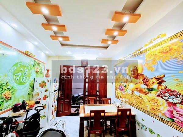 Bán nhà nguyên căn đường Mai Động diện tích sử dụng 33m2 giá chỉ 2.9 tỷ, sổ đỏ chính chủ