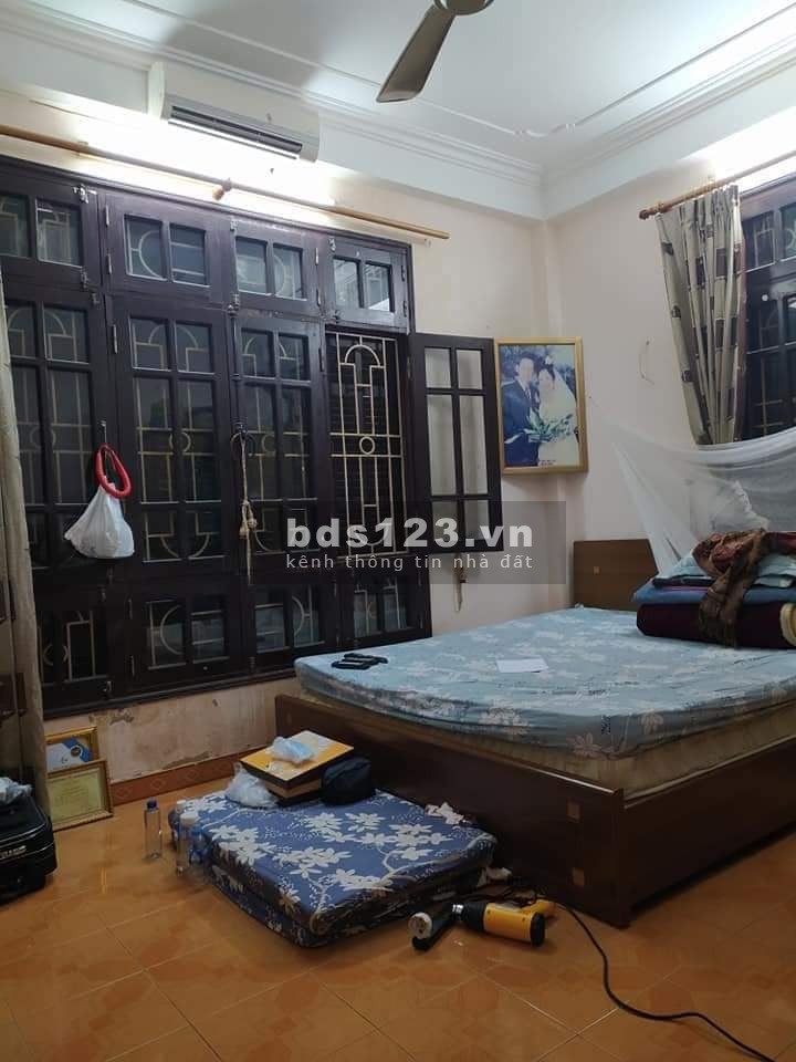 Nhà Hoàng Văn Thái 40m2 giá 4.65 tỷ- vài bước ô tô tránh, ngõ thoáng. Dân trí cao.