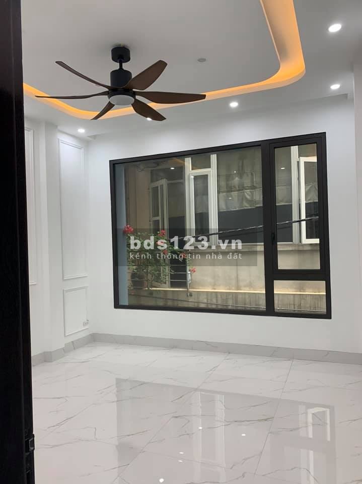 Bán nhà phố Ngọc Lâm Long Biên đẹp long lanh kinh doanh thang máy đầy đủ lh 0989564868