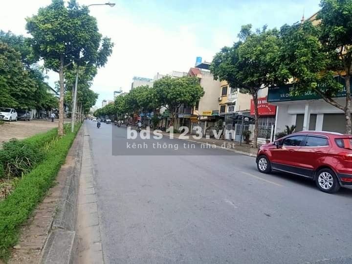 Bán lô đất mặt phố Trường Lâm, chia lô diện tích sử dụng 365m2 giá chào 23 tỷ, sổ sẵn