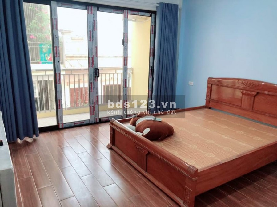 Bán nhà trung tâm Tứ Hiệp ô tô qua cửa, dtsd 68m2, 5 tầng, mặt tiền rộng chỉ 5.8 tỷ, lhcc