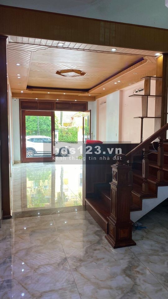 Bán nhà 4 tầng mặt phố Hải Đông, khu Hải Hà, TP HD, 70m2, mt 4.5m, 4 ngủ, gara, hè 5m