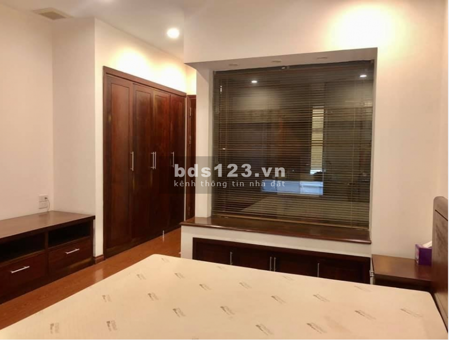 Cực hiếm! Bán nhà diện tích 34m2, phố Lạc Trung, Quận Hai Bà Trưng, xây 5 tầng, giá chỉ 2.7 tỷ