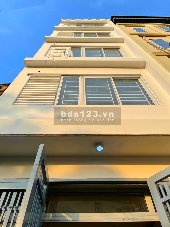 Bán nhà nguyên căn phố Nguyễn Trãi, Quận Hà Đông, tiện ích ngập tràn, liên hệ 0933920279