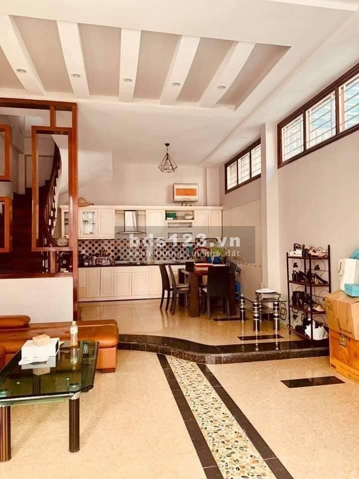 Bán nhà 5 tầng 45m2, phố Nguyễn Văn Hưởng, Long Biên, đường 17.5m nhỉnh 4 tỷ