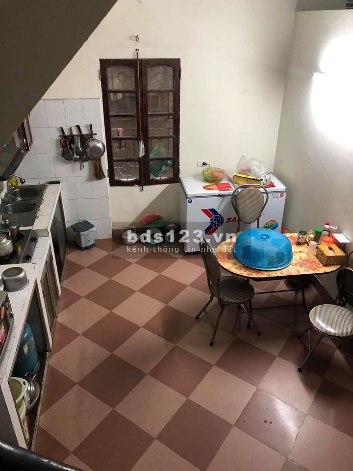 Cần bán gấp nhà riêng, ngõ Hòa Bình 7 giá 2.35 tỷ, 35mx4 tầng, có sổ