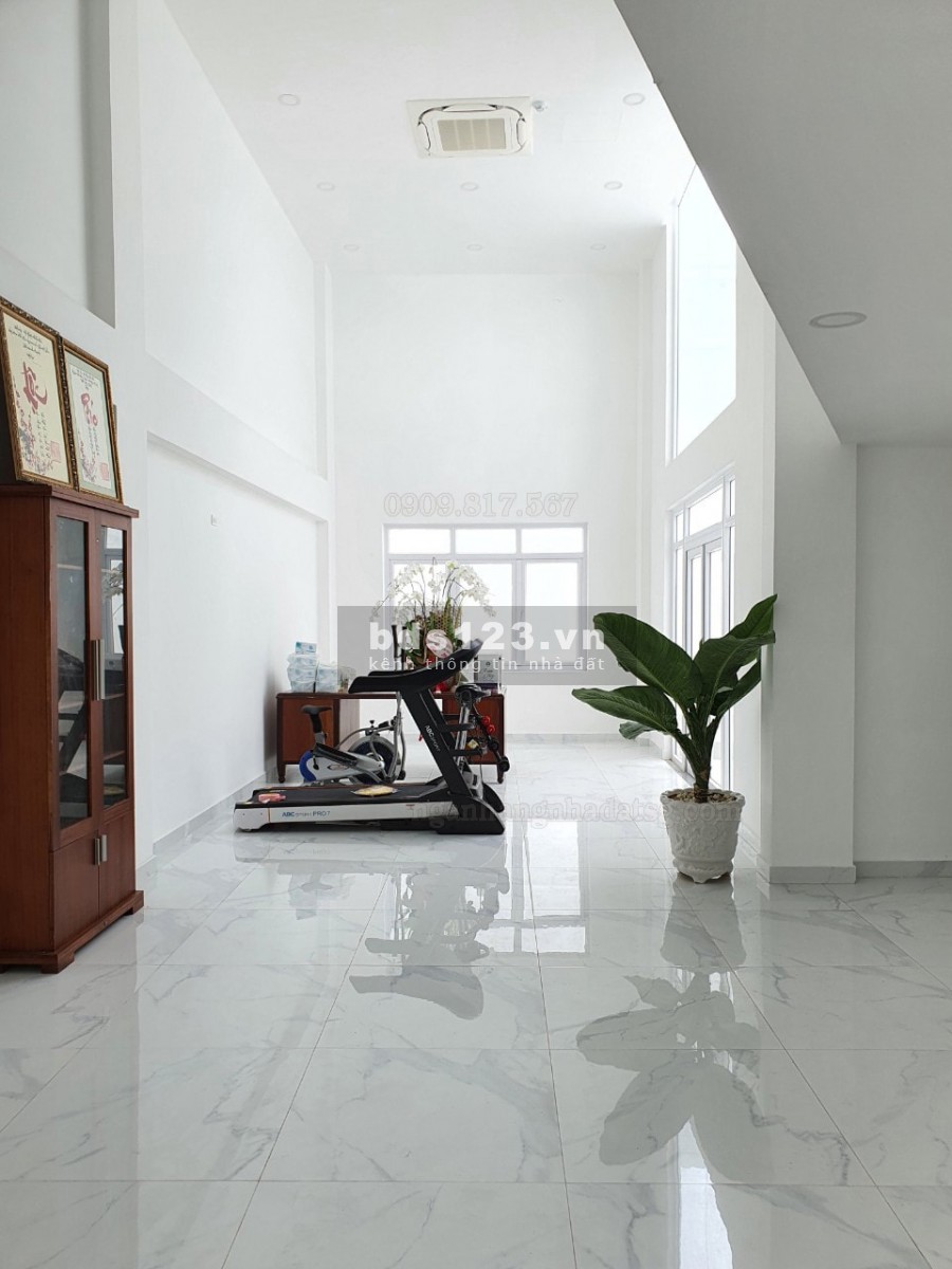 Sốc hạ 1 tỷ, gấp bán 210m2 mặt tiền Thanh Đa, 7 tầng, thang máy, DT 7.3x30 cực đẹp LH 0909817567