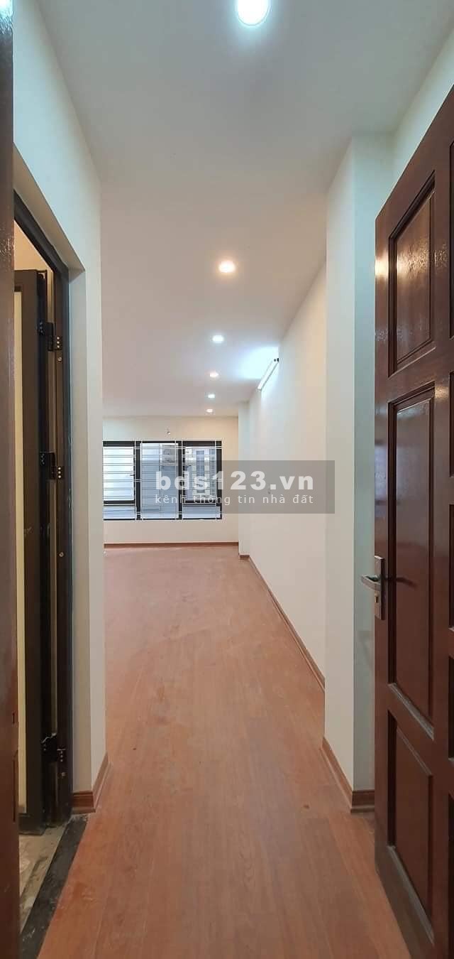 Bán nhà nguyên căn mới Dịch Vọng Hậu thang máy, đầu tư dòng tiền tốt, đúc kiên cố 7 tầng