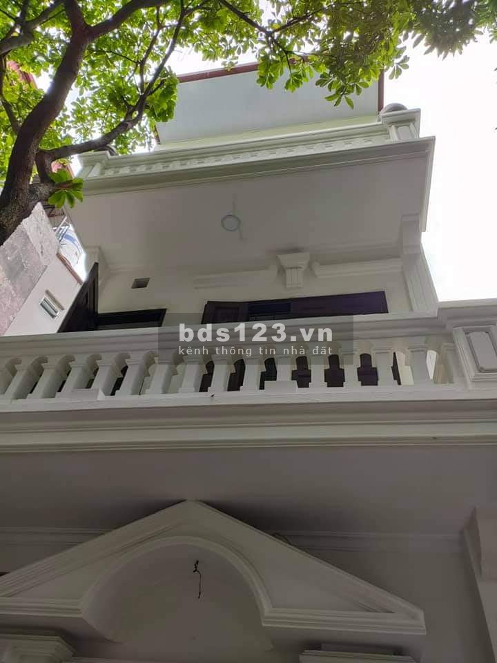 Chính chủ cần bán nhà 3 tầng địa chỉ: Ngõ 285 / 53 Đội Cấn Liễu Giai Ba Đình Hà Nội