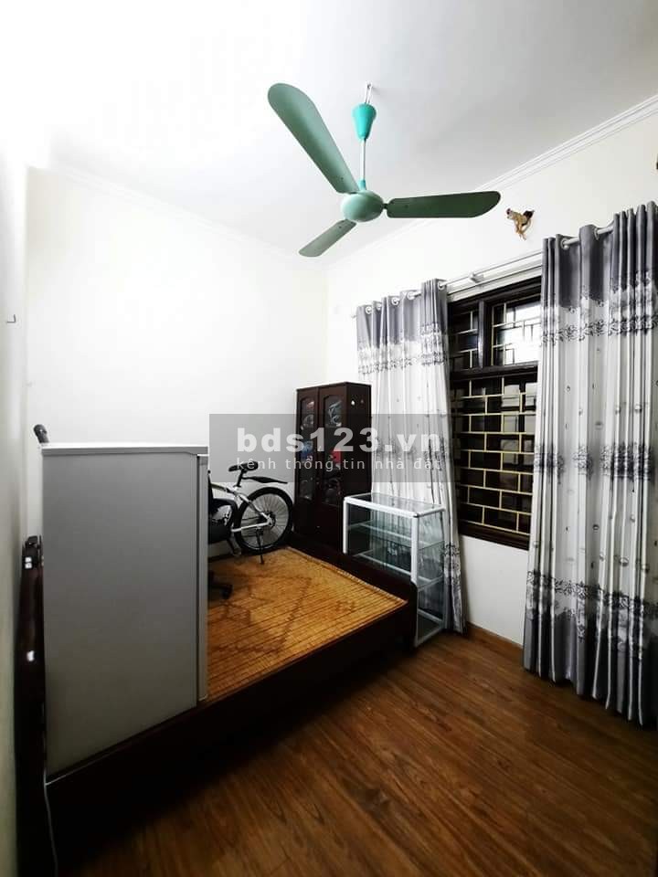 Bán gấp nhà 4 tầng ngã tư Sở, Quận Thanh Xuân 46m kinh doanh ô tô đỗ cửa giá 7.89 tỷ thương lượng
