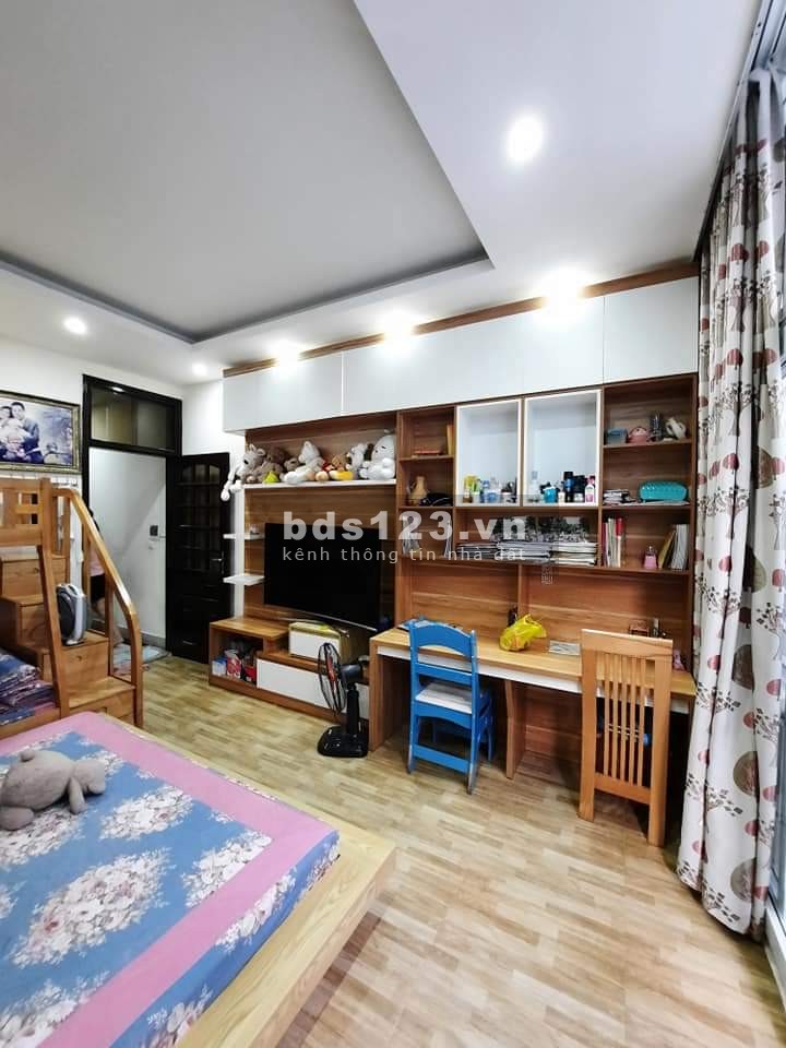 Bán gấp nhà 4 tầng ngã tư Sở, Quận Thanh Xuân 46m kinh doanh ô tô đỗ cửa giá 7.89 tỷ thương lượng