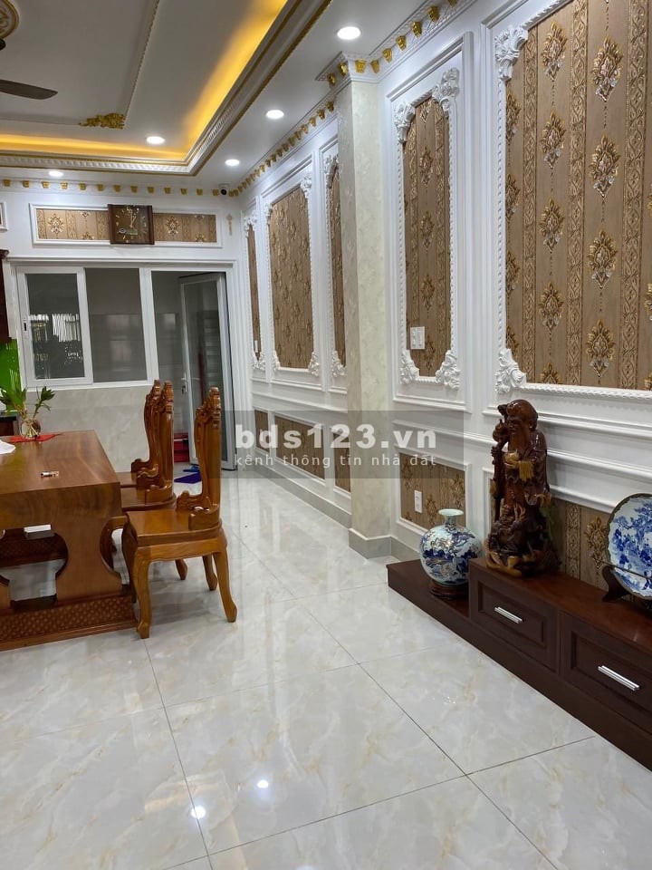 Bán nhà siêu phẩm biệt thự giáp vàng 4 tầng dt 100m2 hẻm xe tải phường 6 Gò Vấp 10.8 tỷ