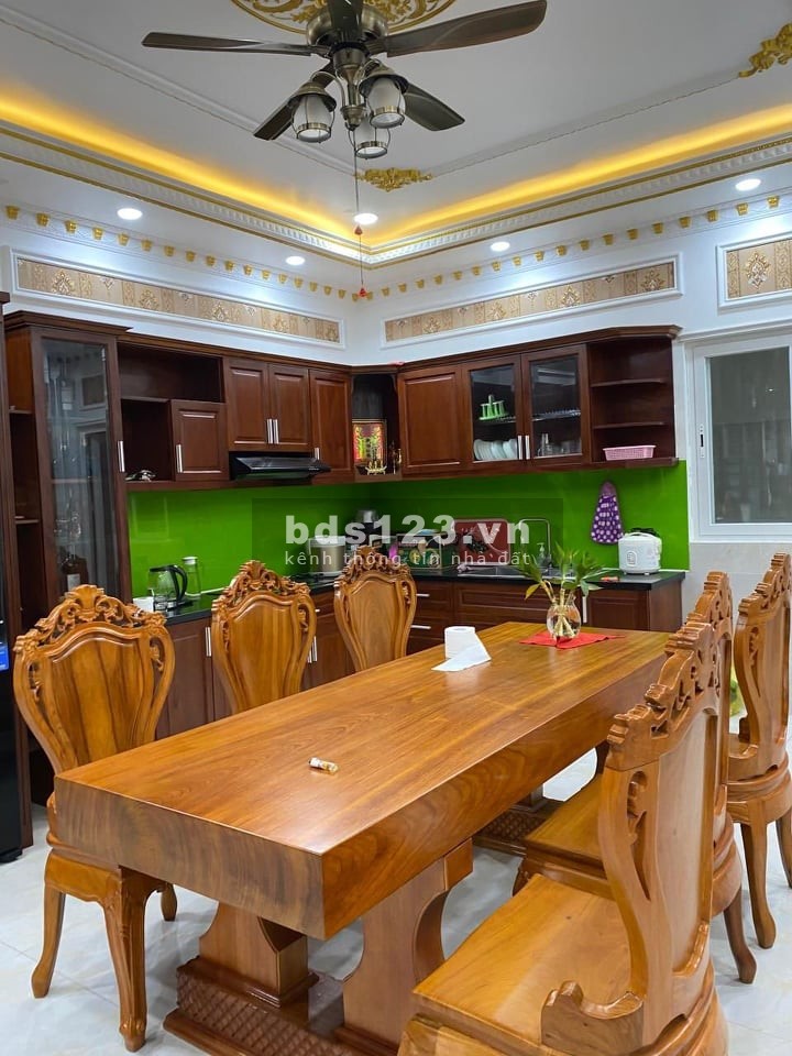 Bán nhà siêu phẩm biệt thự giáp vàng 4 tầng dt 100m2 hẻm xe tải phường 6 Gò Vấp 10.8 tỷ