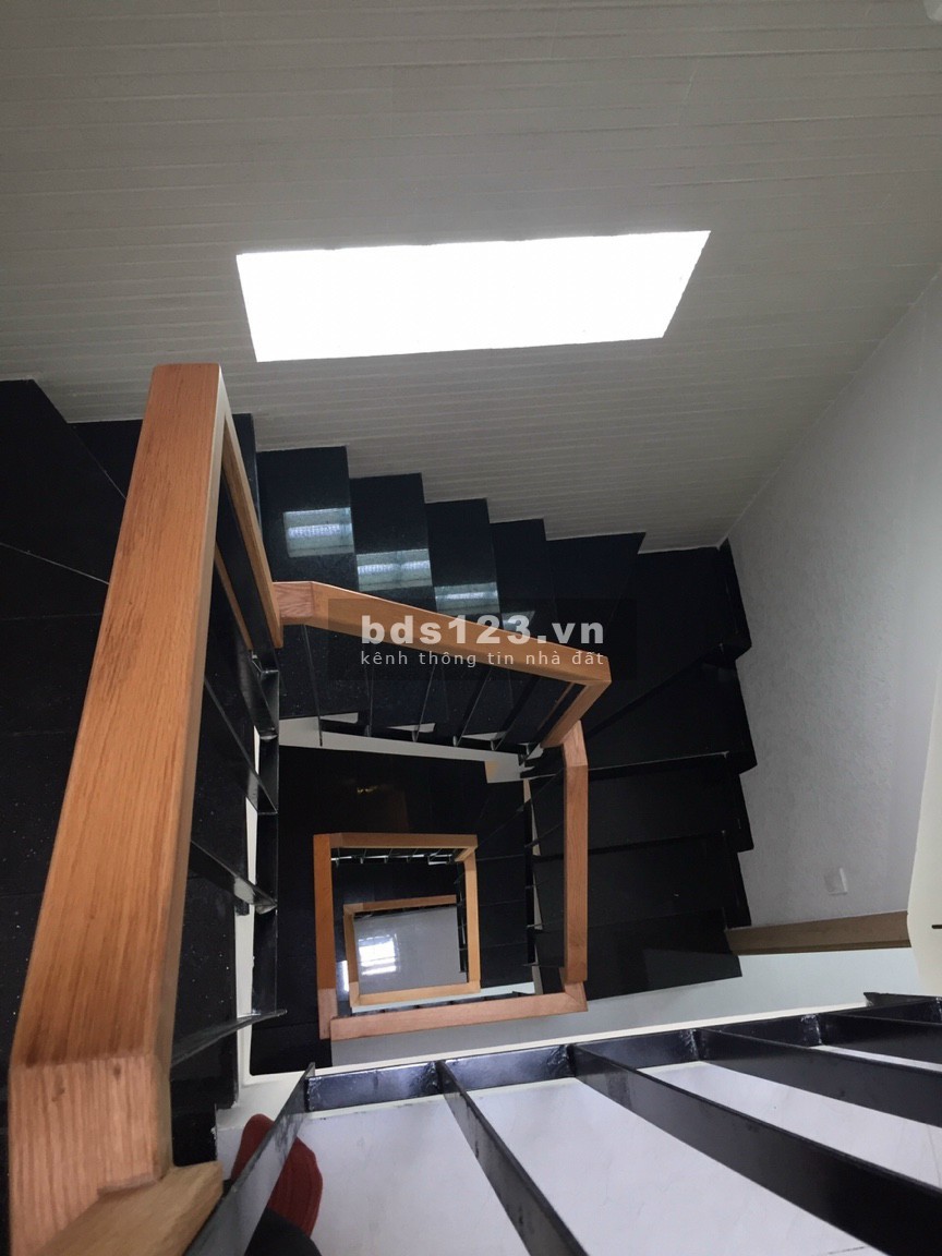 Nhà cho thuê nguyên căn, DT (2.8*11m ) ở Đường Võ Thị Sáu, P8, Quận 3 giá cho thuê 16tr