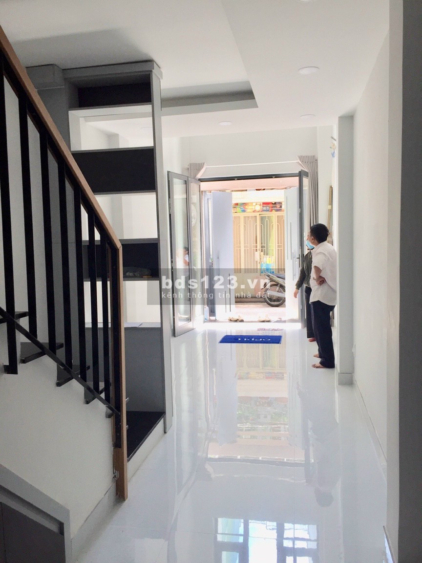 Nhà cho thuê nguyên căn, DT (2.8*11m ) ở Đường Võ Thị Sáu, P8, Quận 3 giá cho thuê 16tr