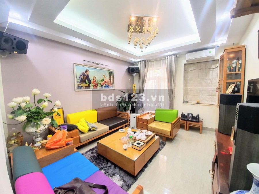 Bán nhà Cầu Giấy, gần phố bao rộng thoáng ở sướng, khu dân cư đông đúc, tiện ích ngập trán