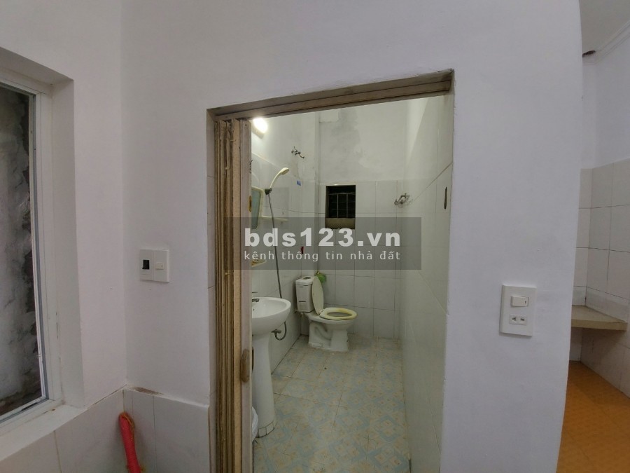 Chính chủ cần tiền bán gấp căn nhà trong ngõ Đồng Hòa Kiến An Hải Phòng, ngõ rộng 5m ô tô chạy thoải mái