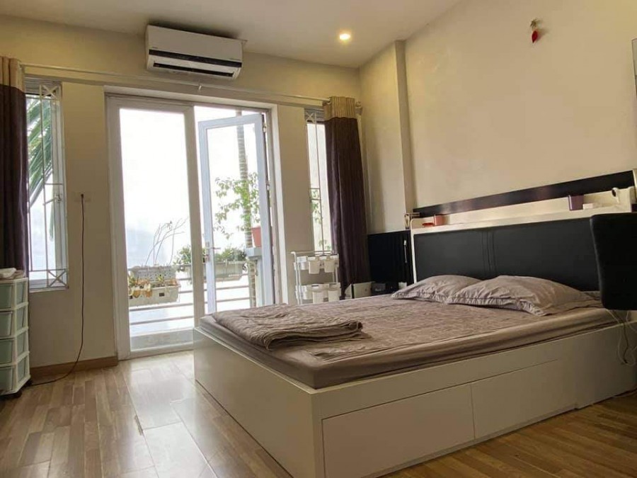 Bán nhà tại Xuân La Võ Chí Công, Quận Tây Hồ dt 55m2 x 4 tầng, Mặt tiền rộng, giá 5.8 tỷ
