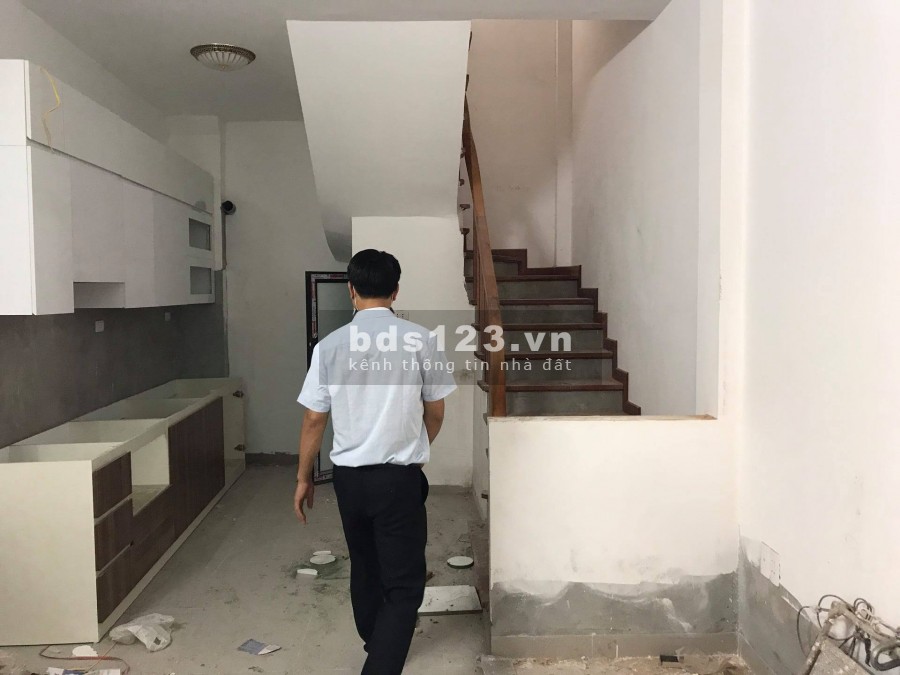 Bán nhà view sông hồng nhà 5 tầng mới dt 42m2, sát đường An Dương Vương, ngõ 3m, giá mùa dịch.
