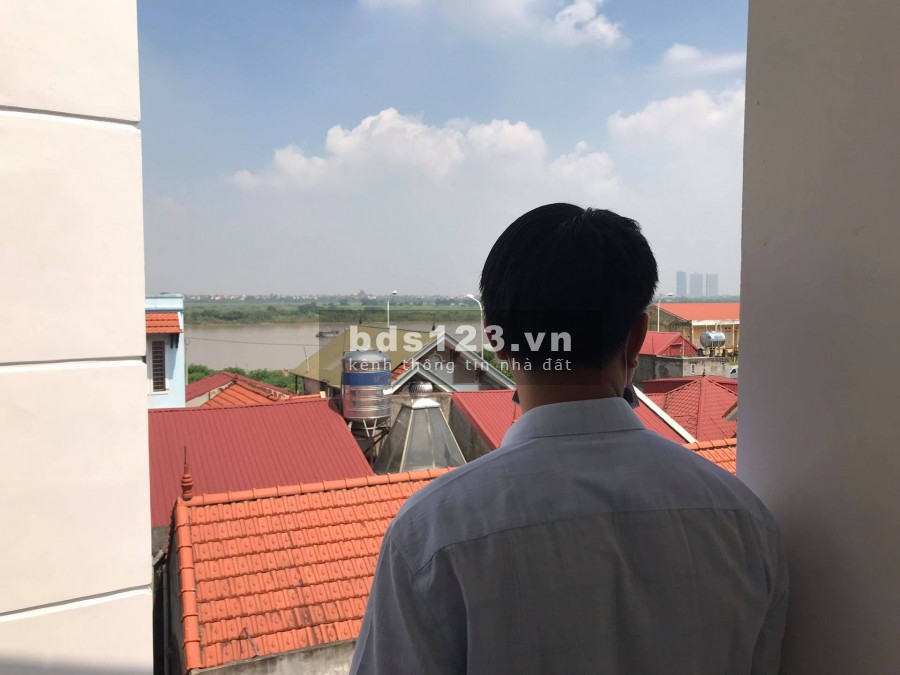 Bán nhà view sông hồng nhà 5 tầng mới dt 42m2, sát đường An Dương Vương, ngõ 3m, giá mùa dịch.