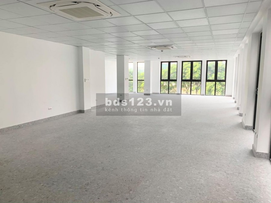 Văn phòng cho thuê ngay mặt phố Nguyễn Xiển - 35m2 - 150m2, giá thuê 170k/m2/tháng