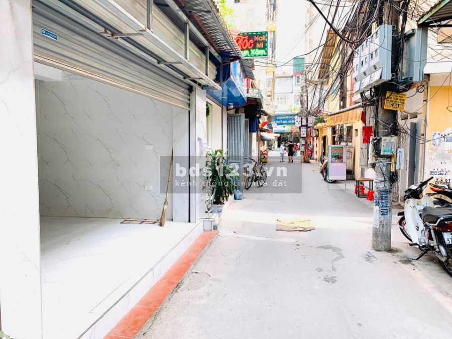 Bán nhà nguyên căn gần phố Trần Quốc Hoàn, Cầu Giấy, dtsd 68m2, 3 tầng mt 5m, giá 5.4 tỷ, lh 0975513371