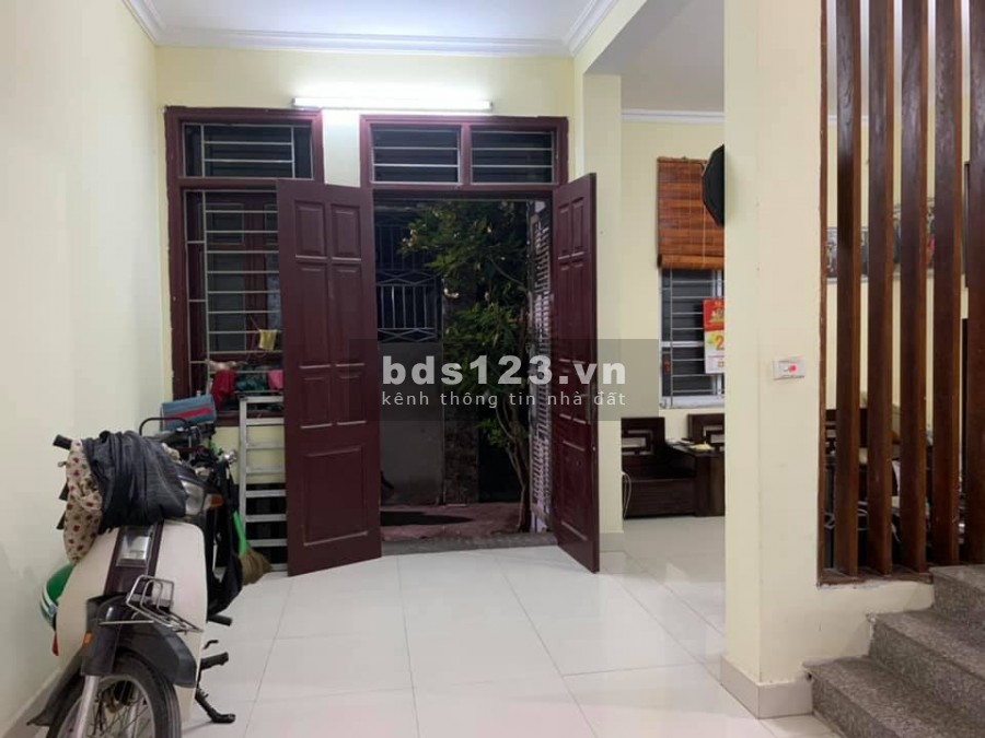 Bán nhà dân xây đẹp phường Phúc Lợi, diện tích sử dụng 55m2, giá chỉ 2.95 tỷ, lh 0986532689