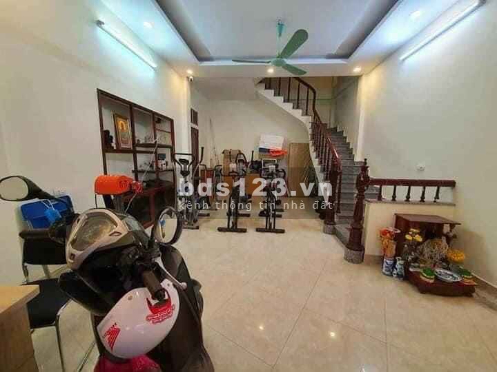 Nhà nguyên căn chính chủ cần bán nhà nguyên căn diên tích 44m2, Xây mới 5 tầng, phố Lê Trọng Tấn