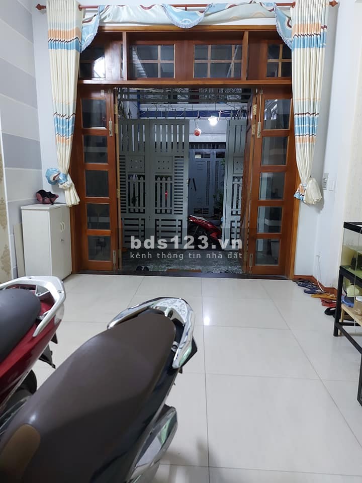 Bán nhà Tân Hương, Tân Phú, diện tích 64m2, 2 tầng, hẻm xe hơi, chỉ 4.5 tỷ lh 0964376159
