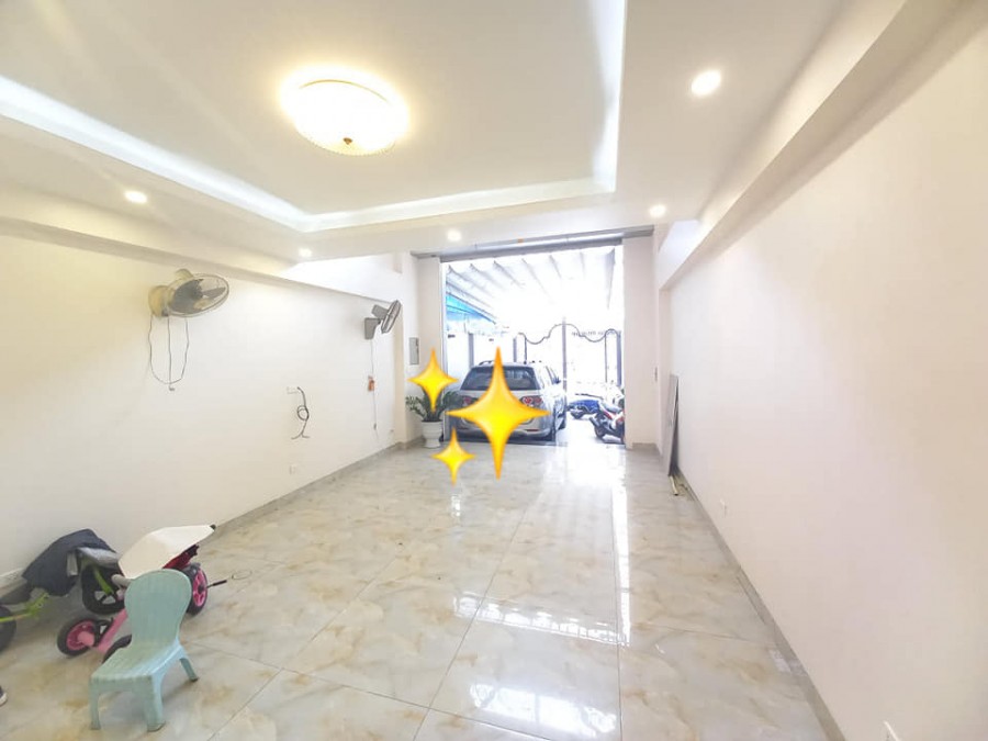 Bán nhà mặt phố Hoa Lâm 6 tầng đúc có thang máy, khu dân trí cao, kinh doanh sầm uất