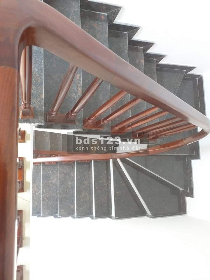 Bán nhà Láng Hạ 70m2, nhà 4 tầng giá 7.2 tỷ Đống Đa, LH: 0983334133