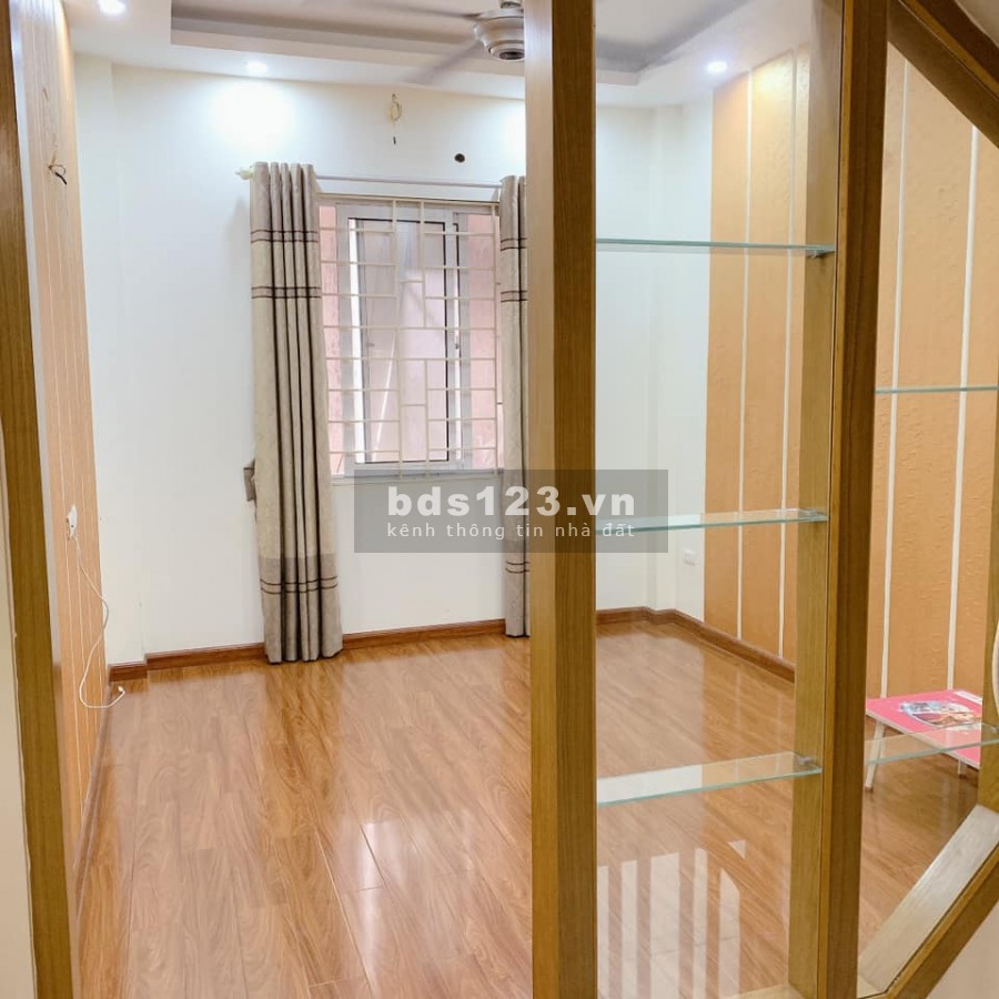 Nhỉnh 2.5 tỷ có nhà Cầu Giấy ngõ thông khu an sinh tốt, sổ đỏ chính chủ, vuông vắn