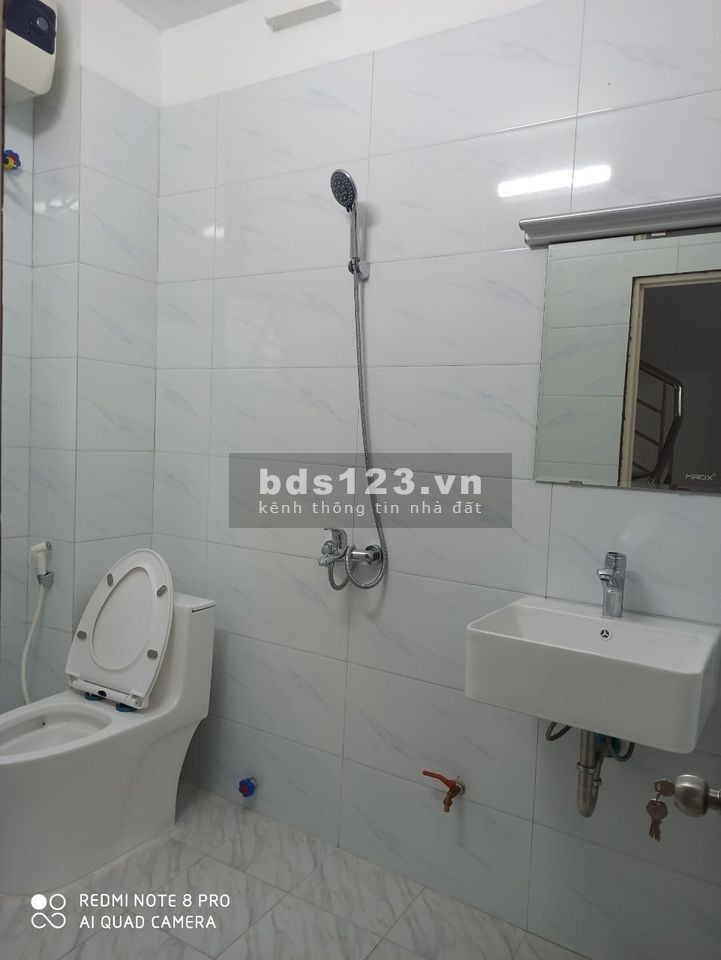Bán nhà Định Công Thượng, vào ở luôn, 28m2 5 tầng đẹp 2 thoáng giá 2.93 tỷ